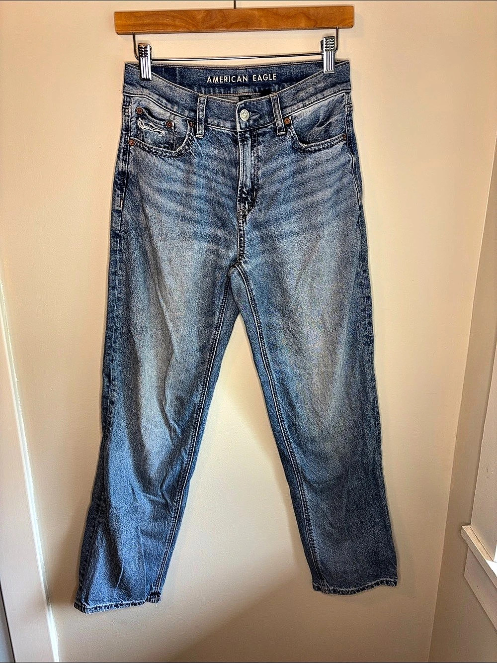 American Eagle AE Strigid Low-Rise Baggy Straight Jean Blue
